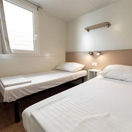 Mobile Homes Camping Kozarica In Prázdninový dům *