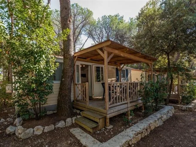 펜션 Mobile Homes Camping Kozarica In