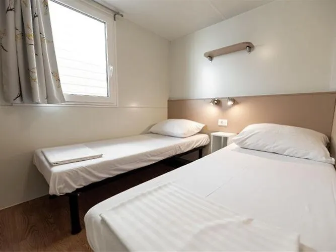 Mobile Homes Camping Kozarica In בית נופש *