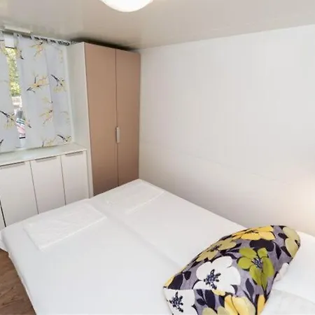Mobile Homes Camping Kozarica In 度假居 Pakoštane